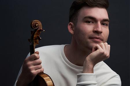 Alexi Kenney, violin