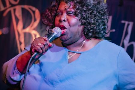 Diunna Greenleaf singing