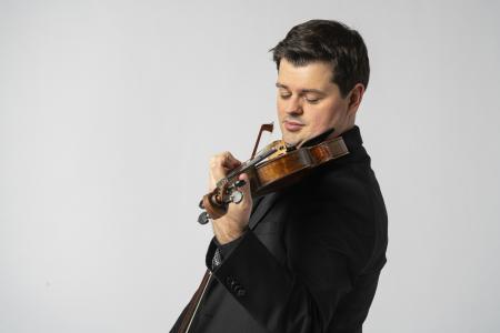 Simon Michal, violin headshot