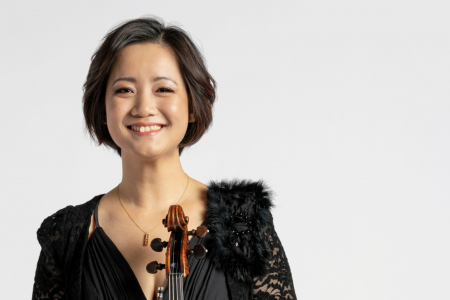 Weijing Michal, viola headshot