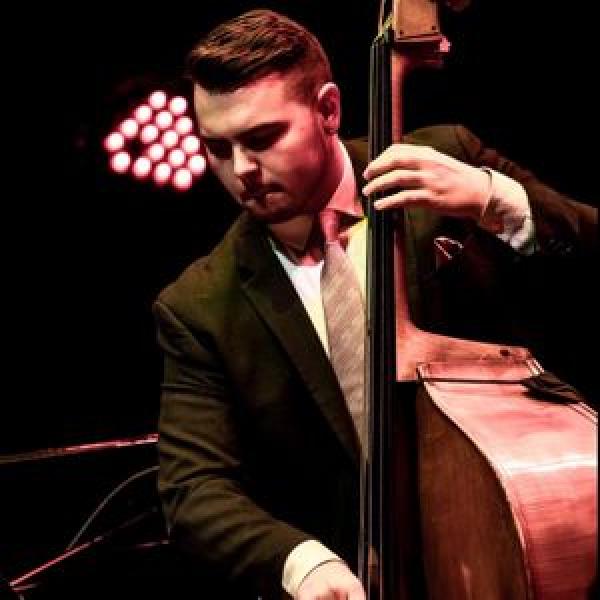 Phillip Norris, bass