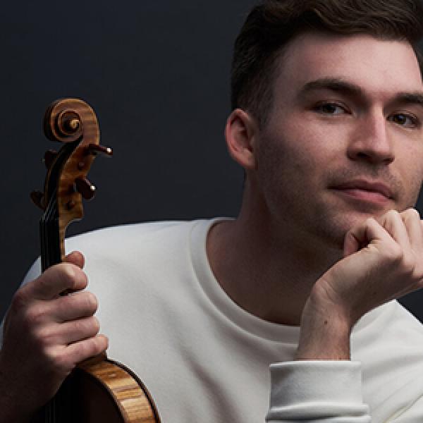 Alexi Kenney, violin