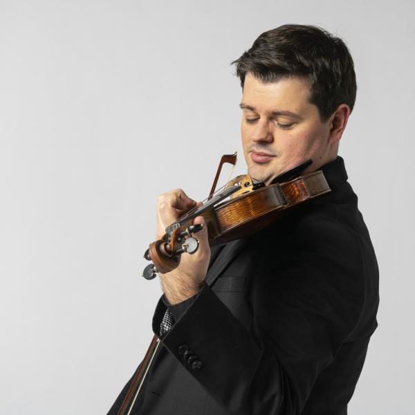 Simon Michal, violin headshot